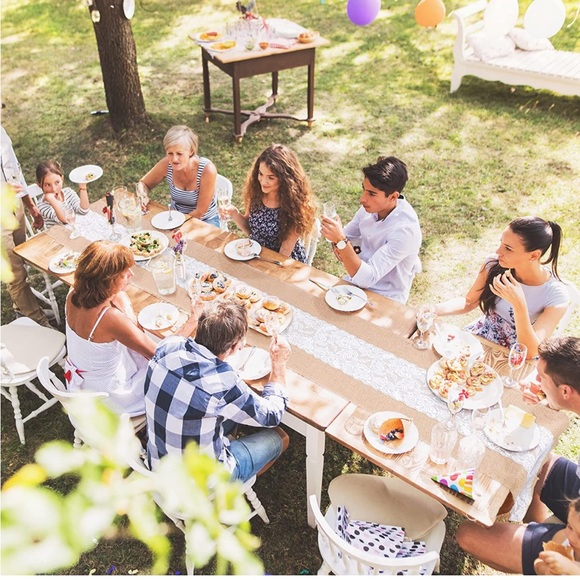 Burlap and lace table runner - Picture 4 of 7